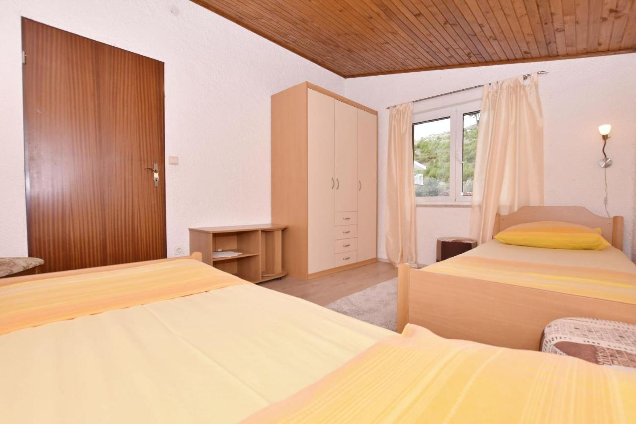 Apartments Mladen Duće Buitenkant foto